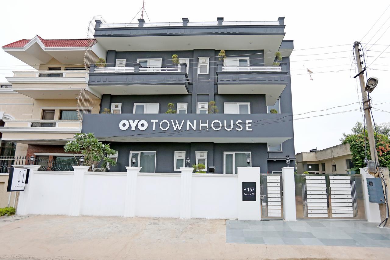 Oyo Townhouse 018 Medanta Ξενοδοχείο Γκουργκάον Εξωτερικό φωτογραφία