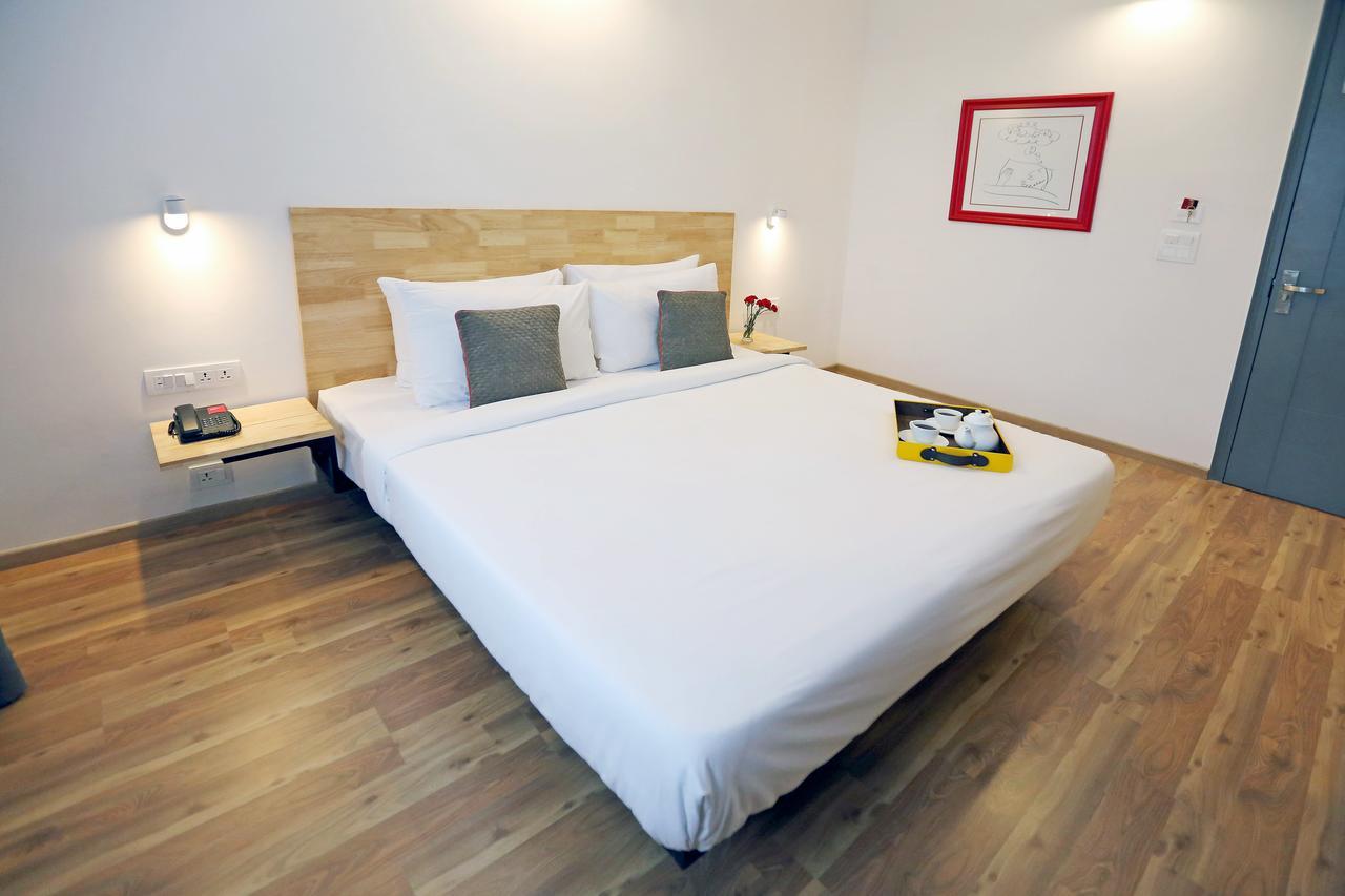 Oyo Townhouse 018 Medanta Ξενοδοχείο Γκουργκάον Εξωτερικό φωτογραφία