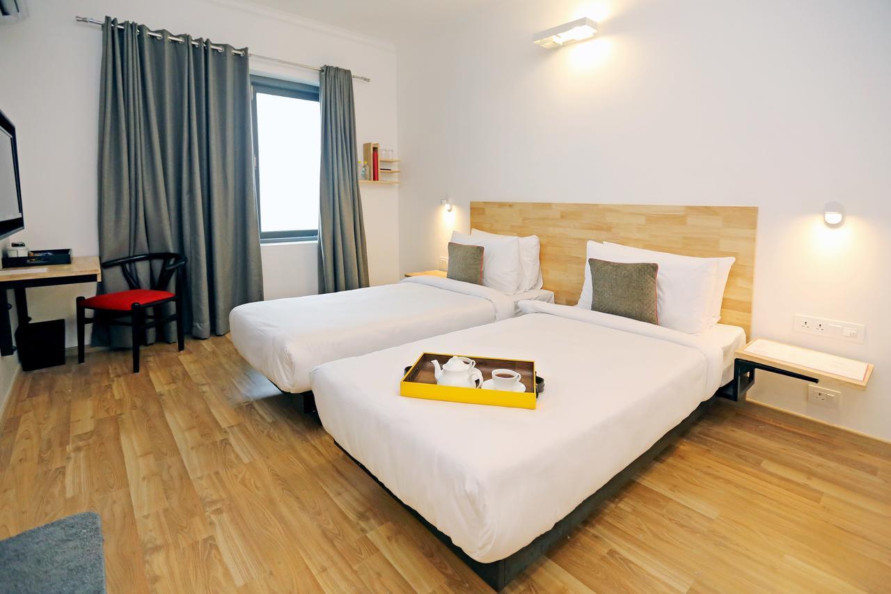 Oyo Townhouse 018 Medanta Ξενοδοχείο Γκουργκάον Εξωτερικό φωτογραφία