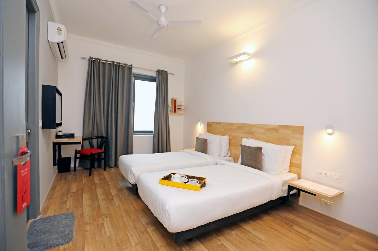 Oyo Townhouse 018 Medanta Ξενοδοχείο Γκουργκάον Εξωτερικό φωτογραφία