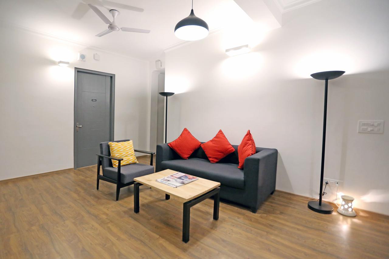Oyo Townhouse 018 Medanta Ξενοδοχείο Γκουργκάον Εξωτερικό φωτογραφία