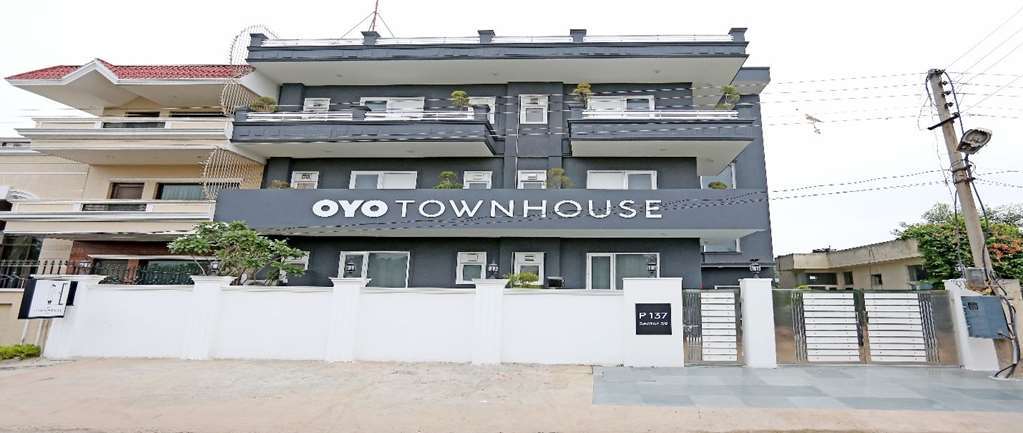 Oyo Townhouse 018 Medanta Ξενοδοχείο Γκουργκάον Ανέσεις φωτογραφία